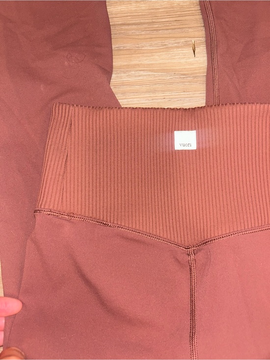 Vuori Pants - Vuori Ribbed High-Waist Leggings in Terracotta
